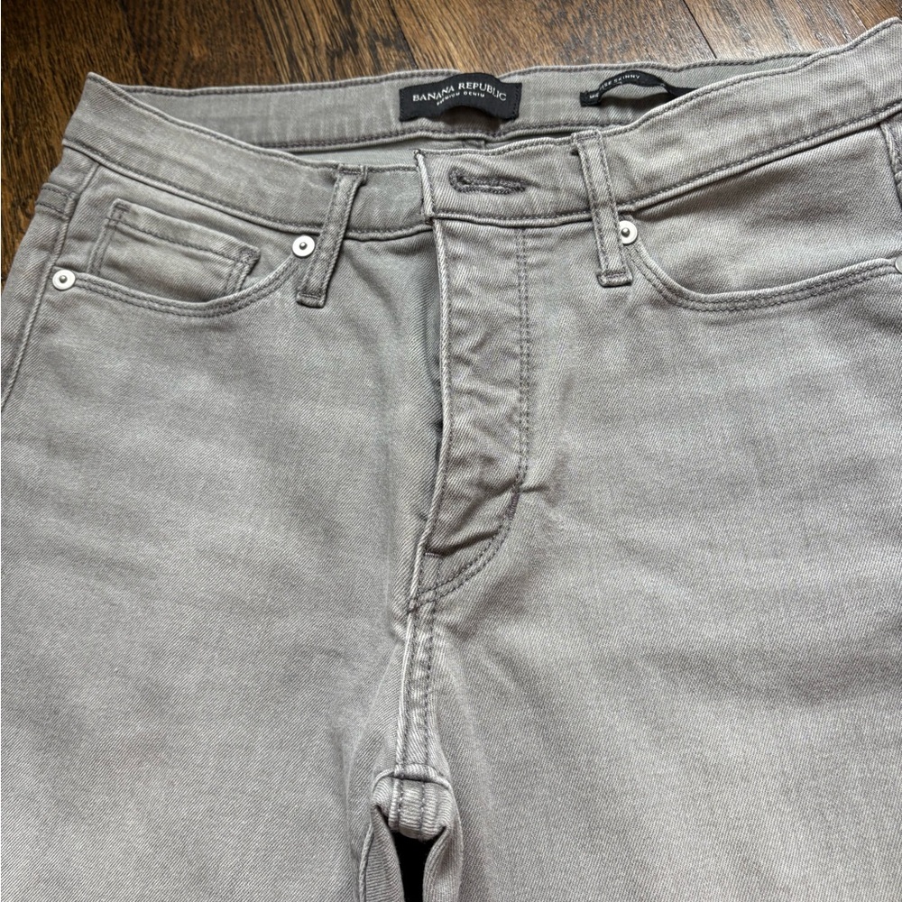 Banana Republic Womens’Slim Jeans in Gray